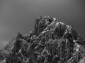 
Là où résident les dieux – Le monde des montagnes en noir et blanc