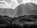 
Là où résident les dieux – Le monde des montagnes en noir et blanc